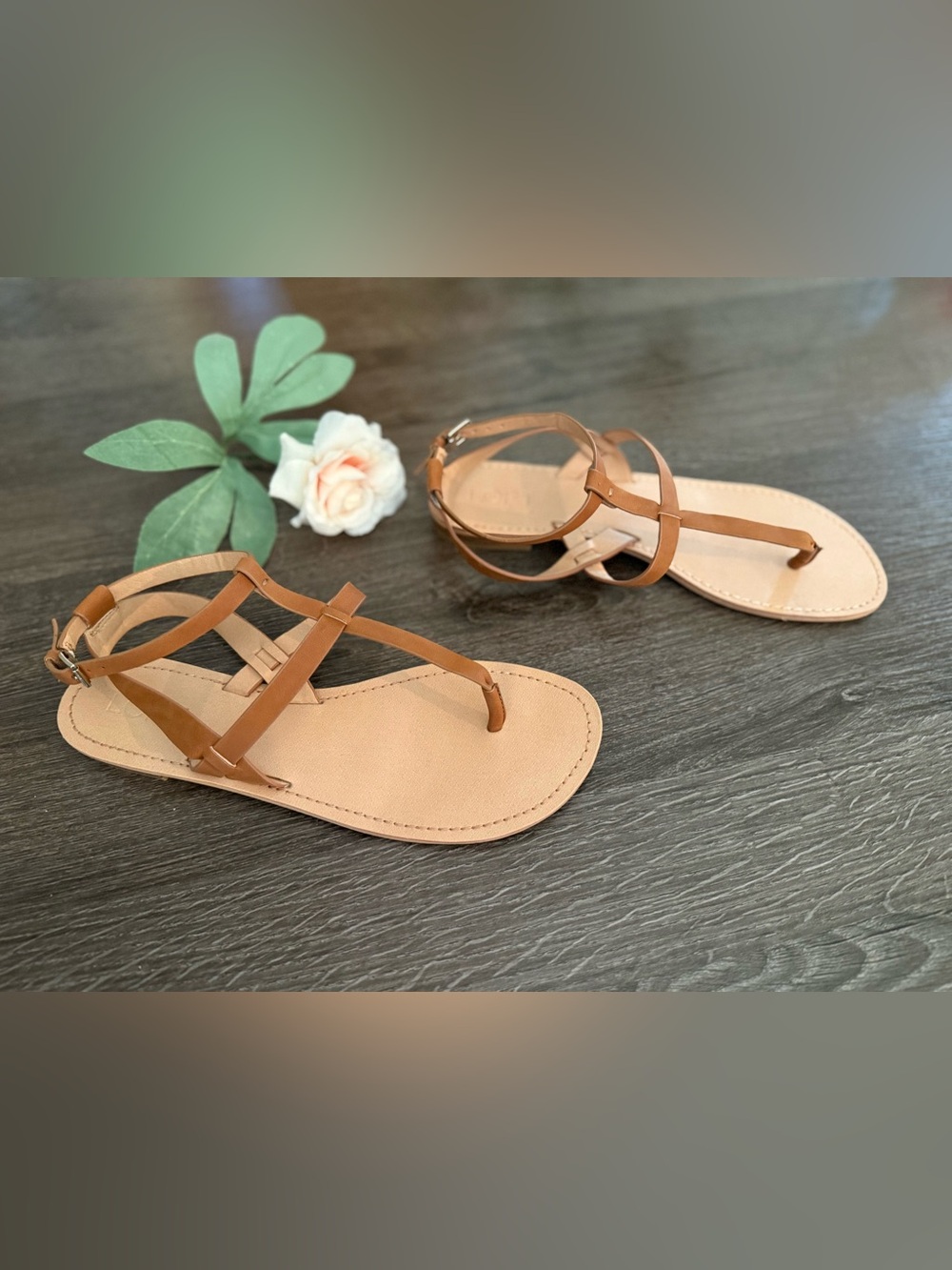 LOFT Tan Leather Thong Sandals Size 9 Strappy Ankle Buckle Flats